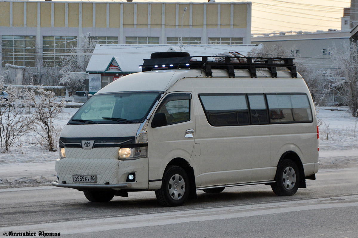 Тойота в якутске. Hiace 200. Тойота Хайс Якутия. Toyota Hiace Toyota Hiace Якутск. Toyota Hiace № а 175 кн 122.