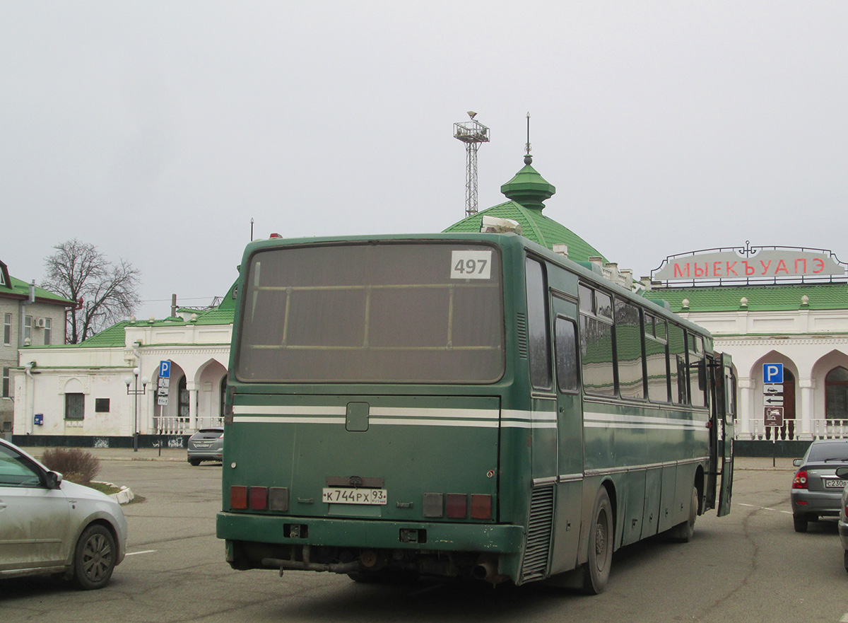 Майкоп автовокзал автобусов. Автовокзал Майкоп. Икарус Нальчик. Нальчик автобус. Майкопский автовокзал номер.