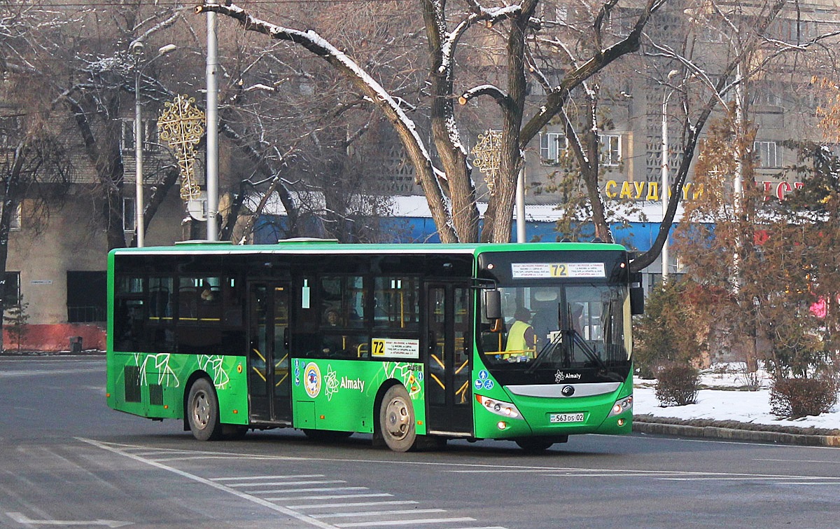 Автобусы алматы время. Автобусы Алматы. Алматинский автобус. Городские автобусы Алматы. Автобус 563.