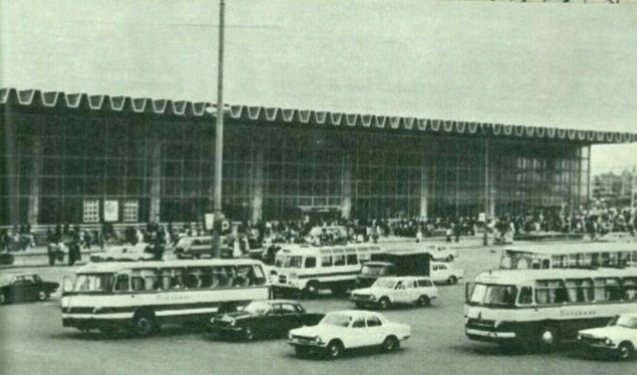 Площадь курского. Курский вокзал 1960. Курский вокзал старое здание. Курский вокзал в 1960 году. Курский вокзал 1969.