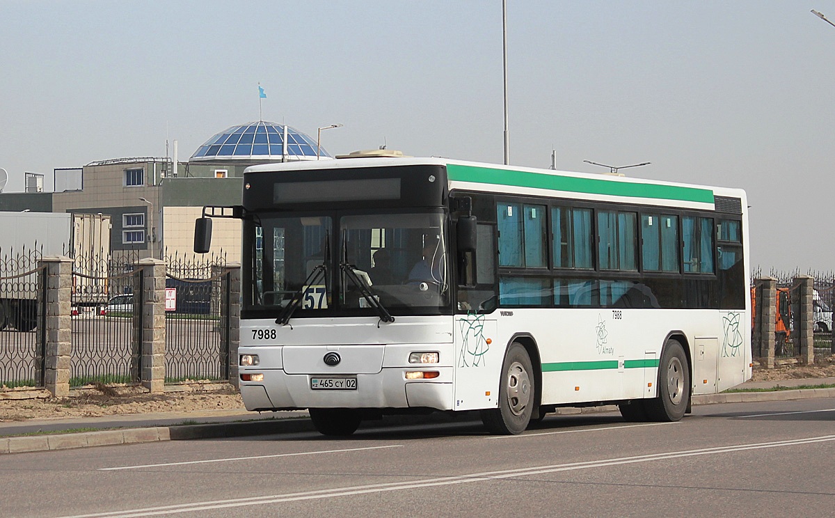 Автобусы алматы время. Yutong zk6108. Ютонг 6108. Ташкент Алматы автобус. Номера автобусов в Алматы.