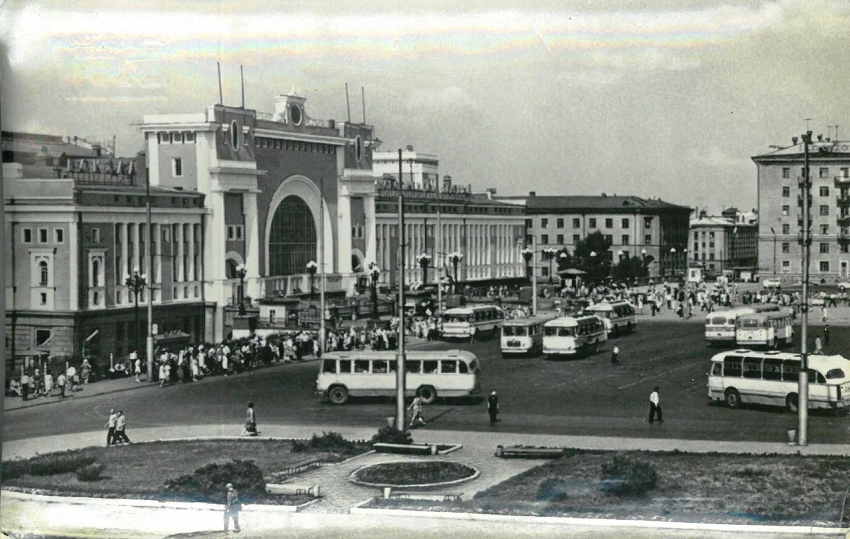 Площадь труда новосибирск старые фото