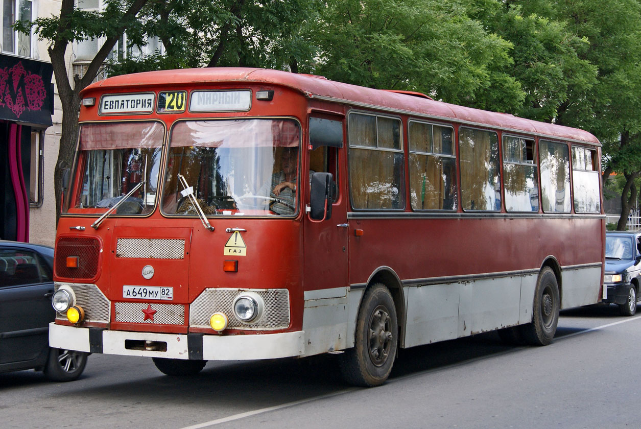 Советские автобусы крыма. Автобус Аполлон. Старые автобусы Аполлон. ЛИАЗ тюнинг. А649ре автобус.