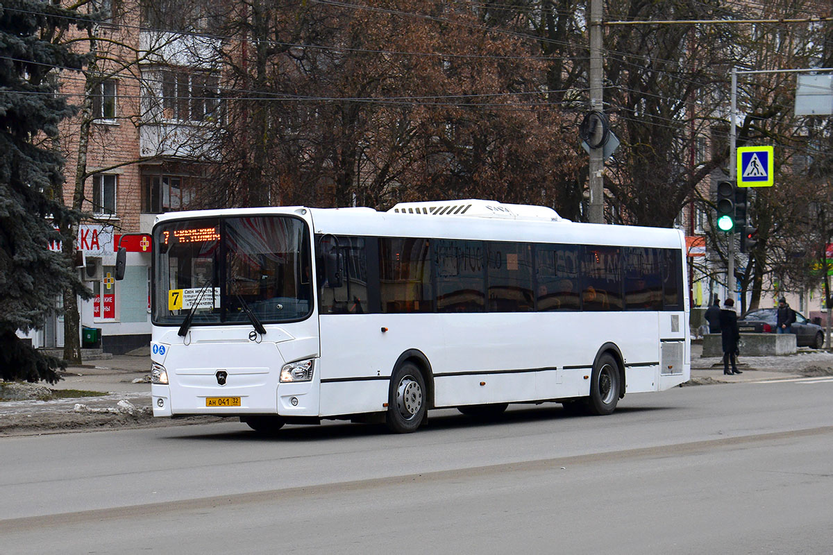 14 автобус брянск. МАЗ 255 автобус. Ман 255 автобус. 11 Автобус Брянск. Автобусы только в Брянске сетра.