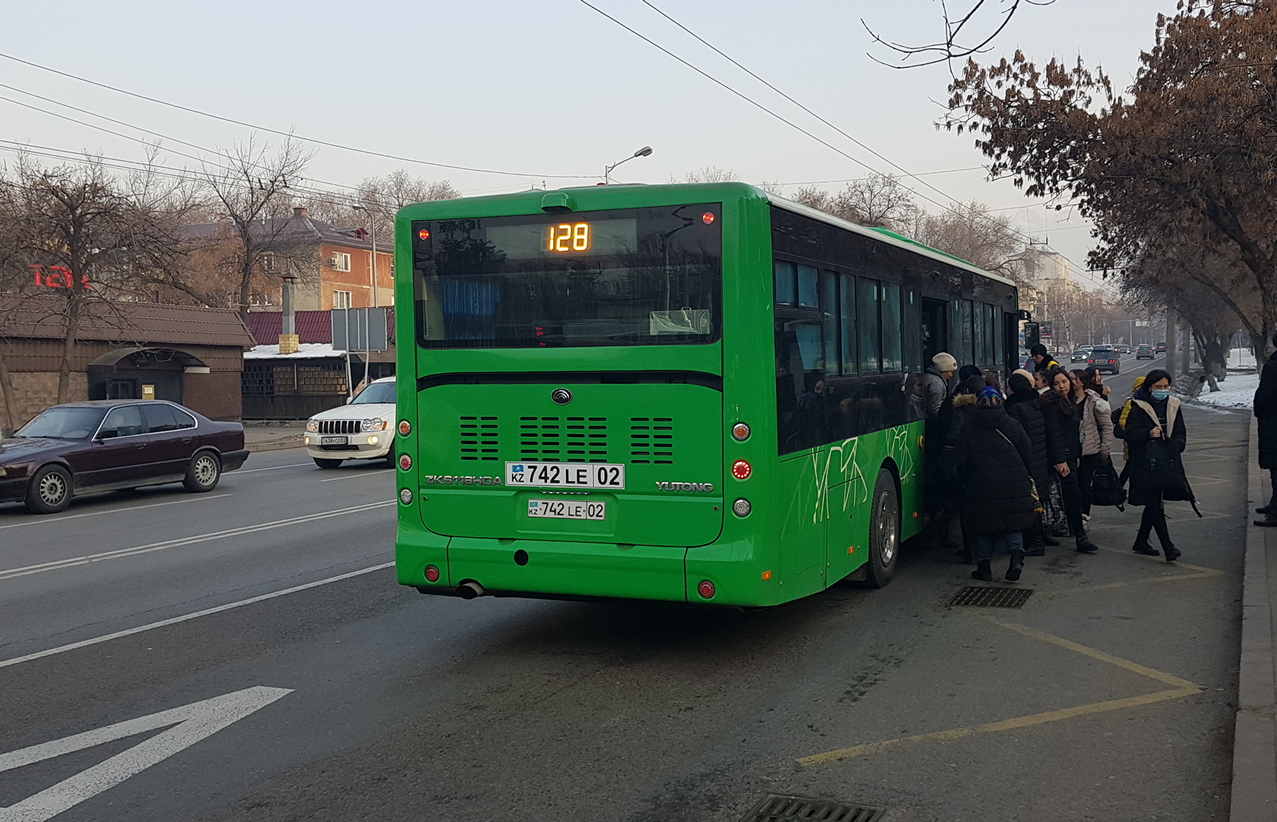 Автобус 128 белгород. Автобус 742. Маршрутка 128. Автобус 128 Москва. Алматинский автобус.